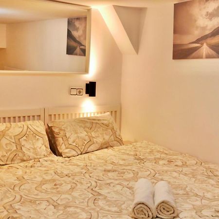 Duplex La Latina Centro Madrid Apartment Exterior photo